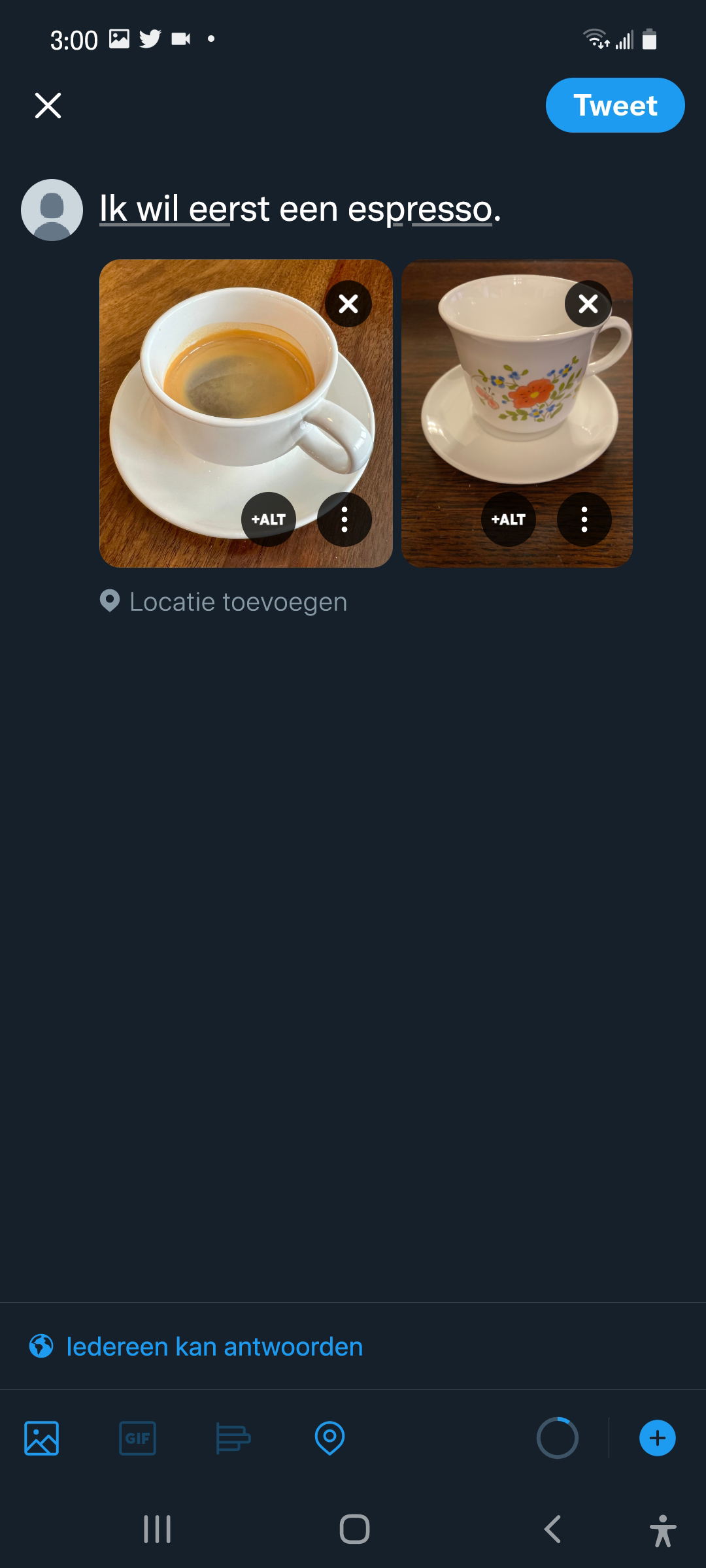 Screenshot van een concepttweet met de tekst 'Ochtendespresso die ik nodig heb'. Met twee geüploade afbeeldingen van een kop espresso en een klein, wit kopje met oranje en blauwe bloemen erop, beide op een schoteltje. De knop 'Afbeeldingsbeschrijving toevoegen' vind je onderaan de afbeeldingen.